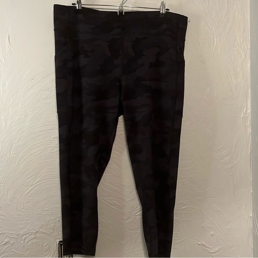 Lululemon black Camo leggings